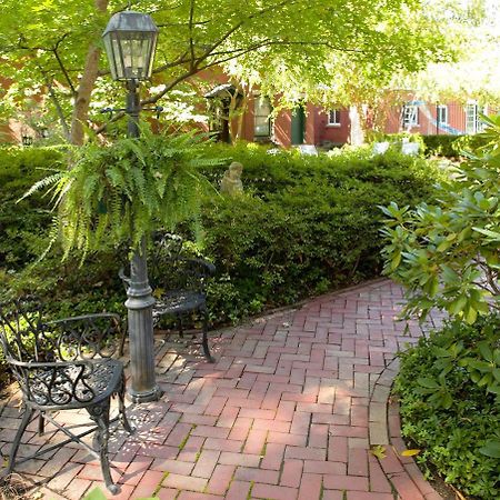 Louisville Bourbon Inn מראה חיצוני תמונה