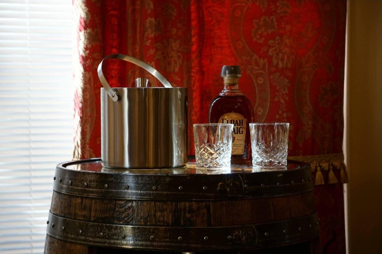 Louisville Bourbon Inn מראה חיצוני תמונה
