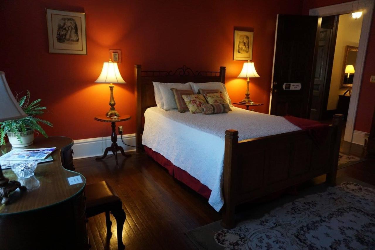 Louisville Bourbon Inn מראה חיצוני תמונה