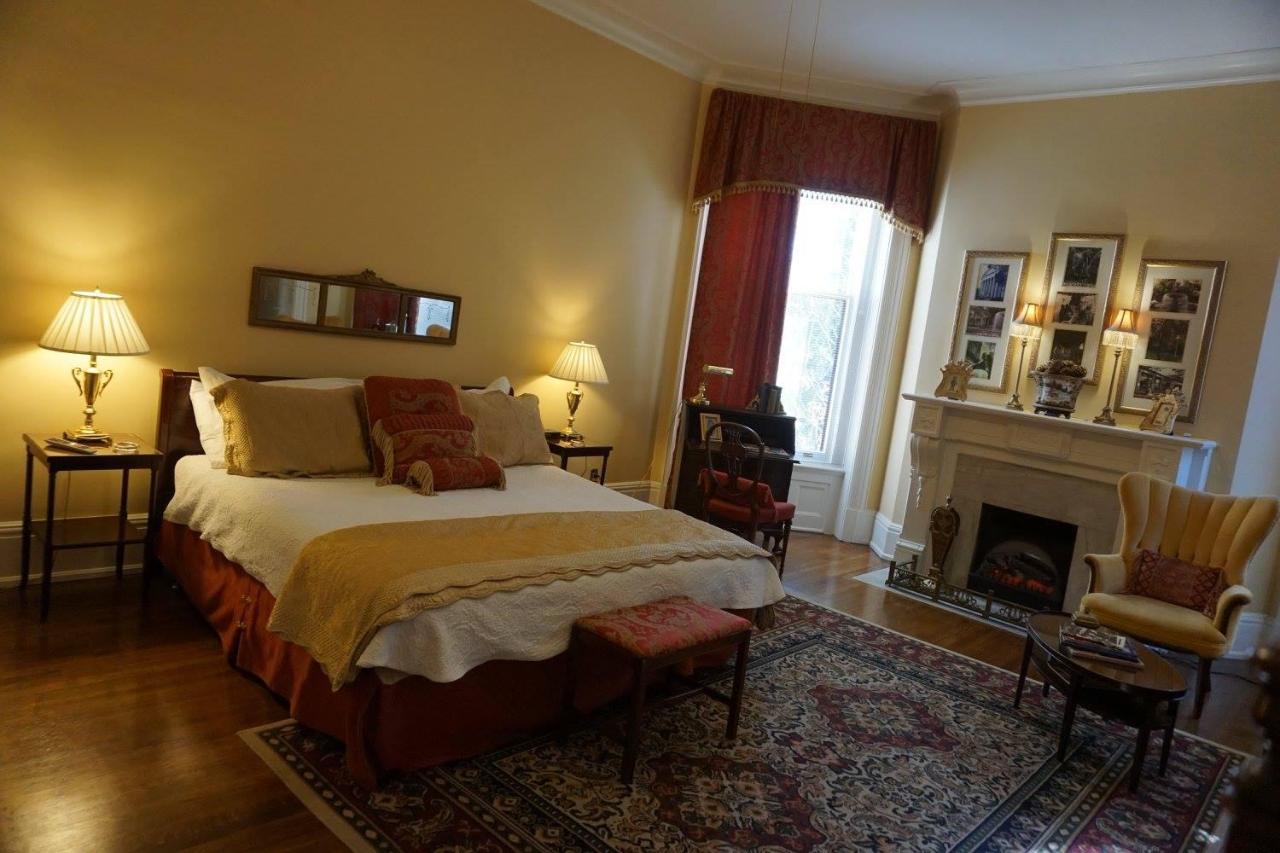 Louisville Bourbon Inn מראה חיצוני תמונה