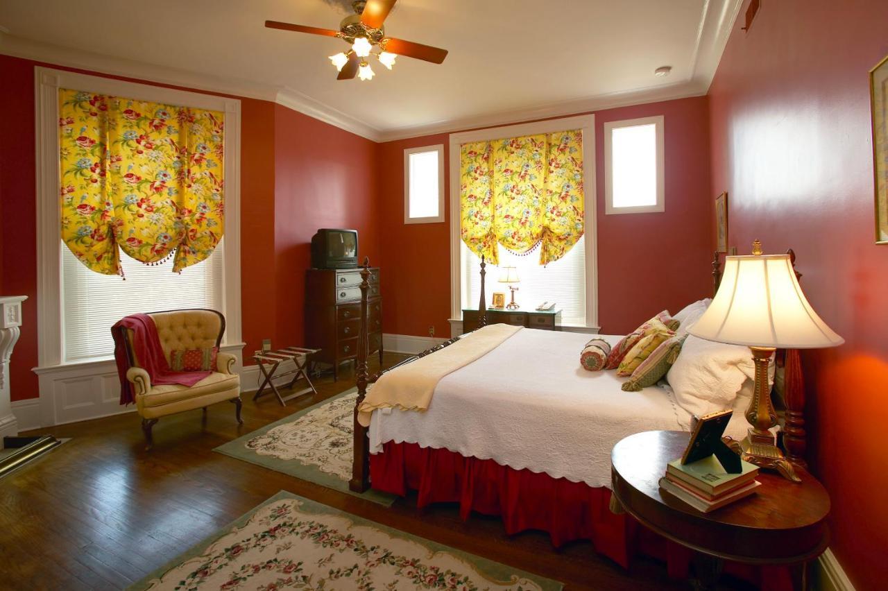 Louisville Bourbon Inn מראה חיצוני תמונה