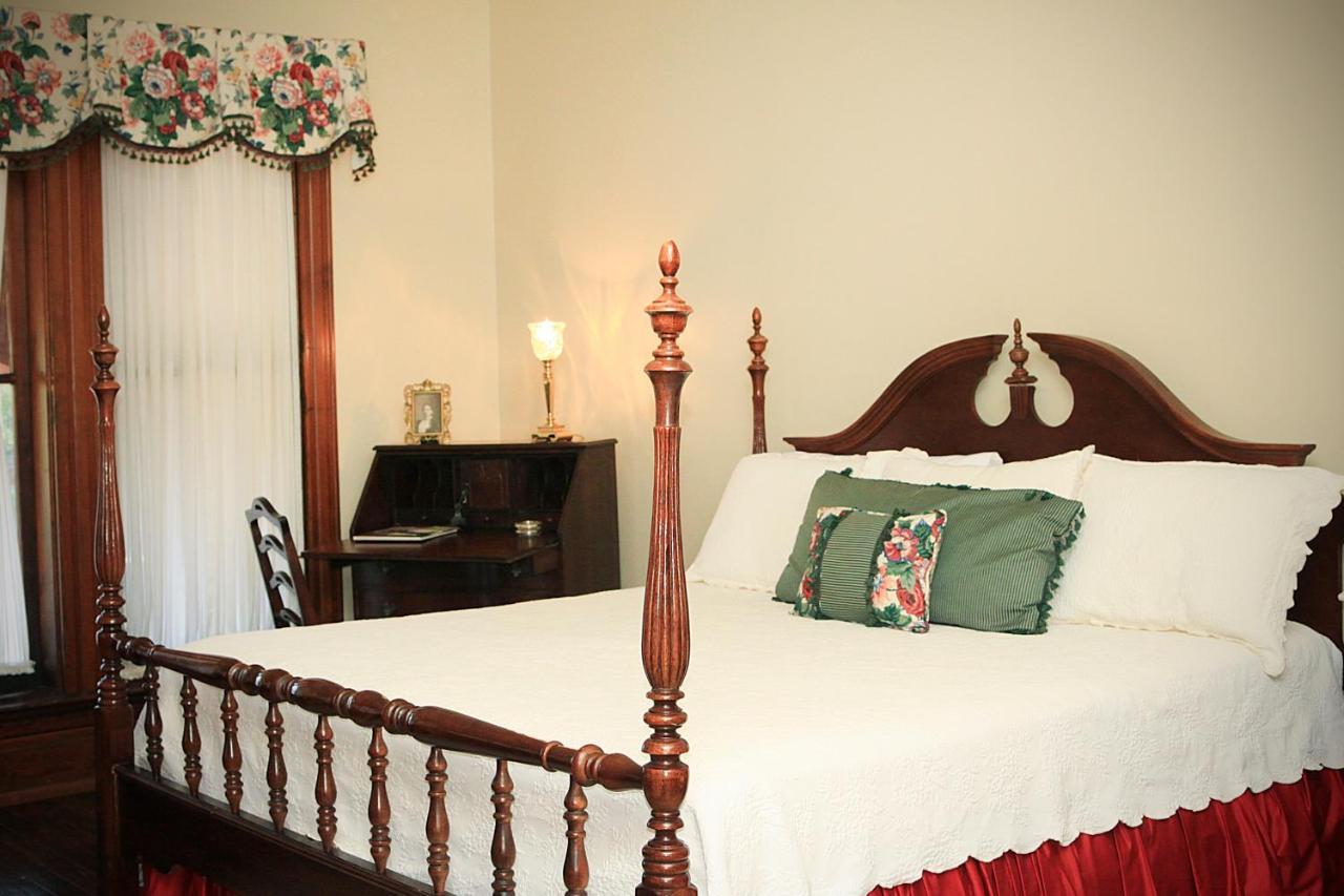 Louisville Bourbon Inn מראה חיצוני תמונה