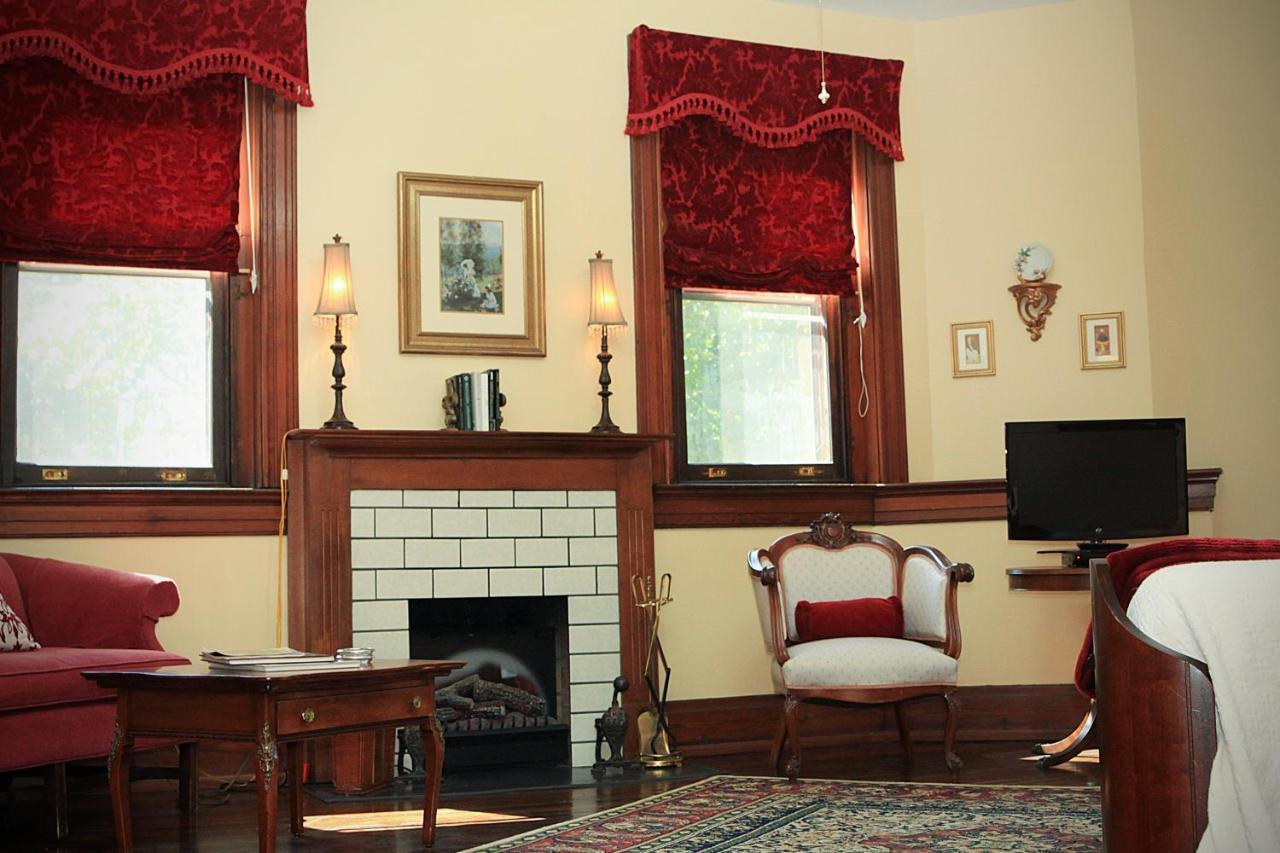 Louisville Bourbon Inn מראה חיצוני תמונה